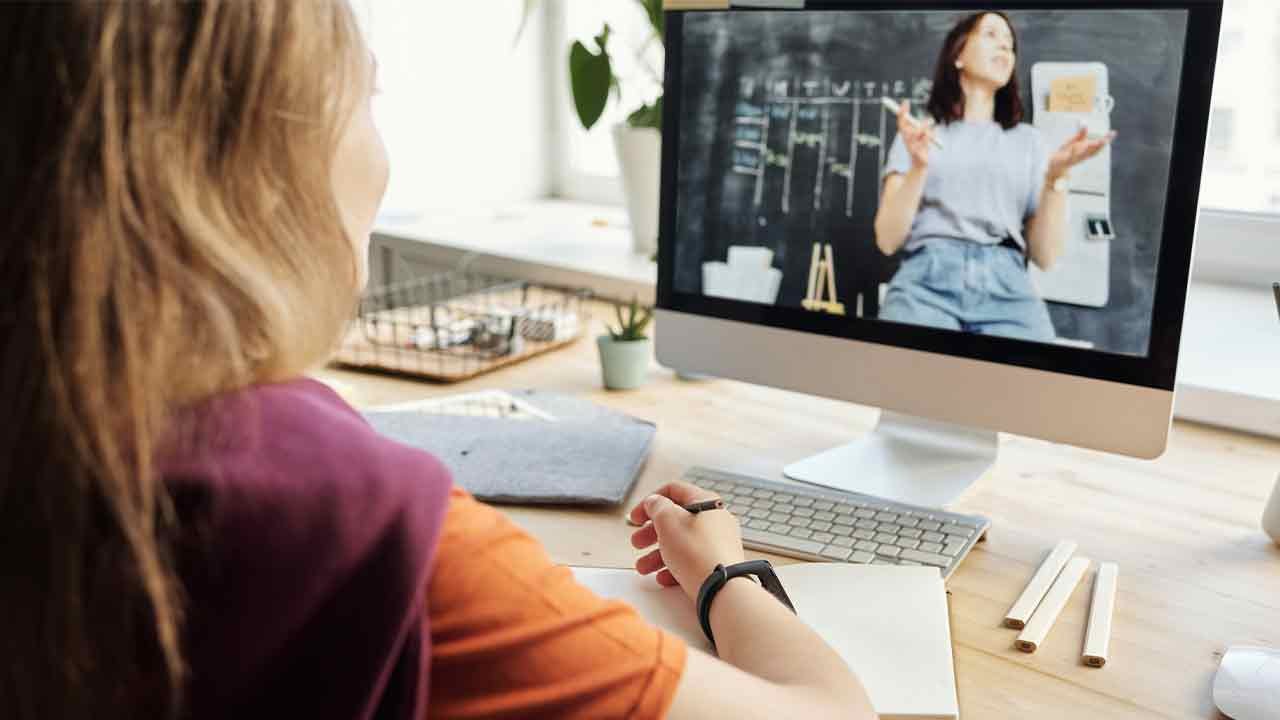5 séries que falam sobre tecnologia