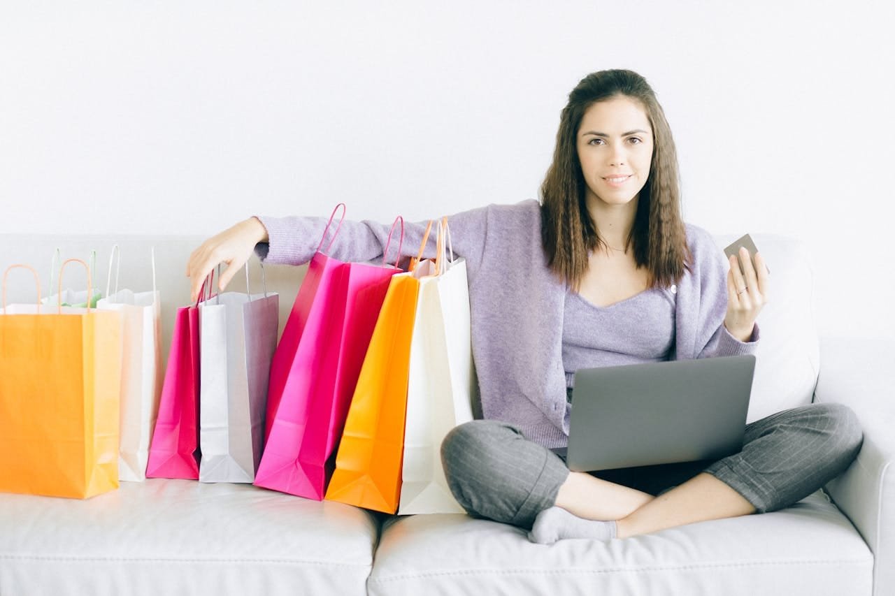 Como funciona a Shein? Guia completo para comprar roupas e acessórios