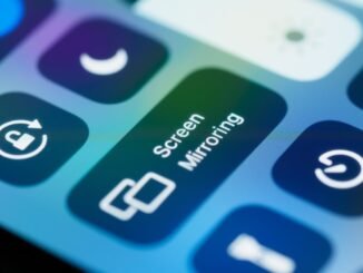 Como projetar a tela do celular no PC?