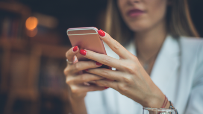 Como desinstalar aplicativos nativos que não saem do celular